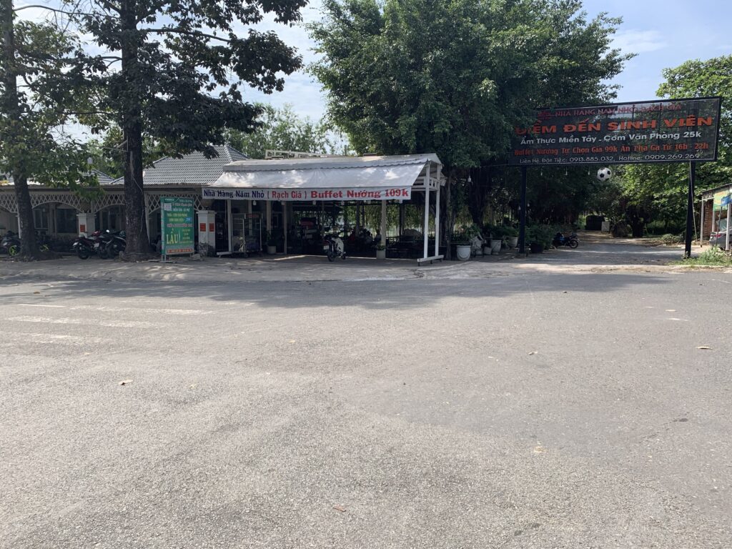 nhà hàng Làng Đại Học-2